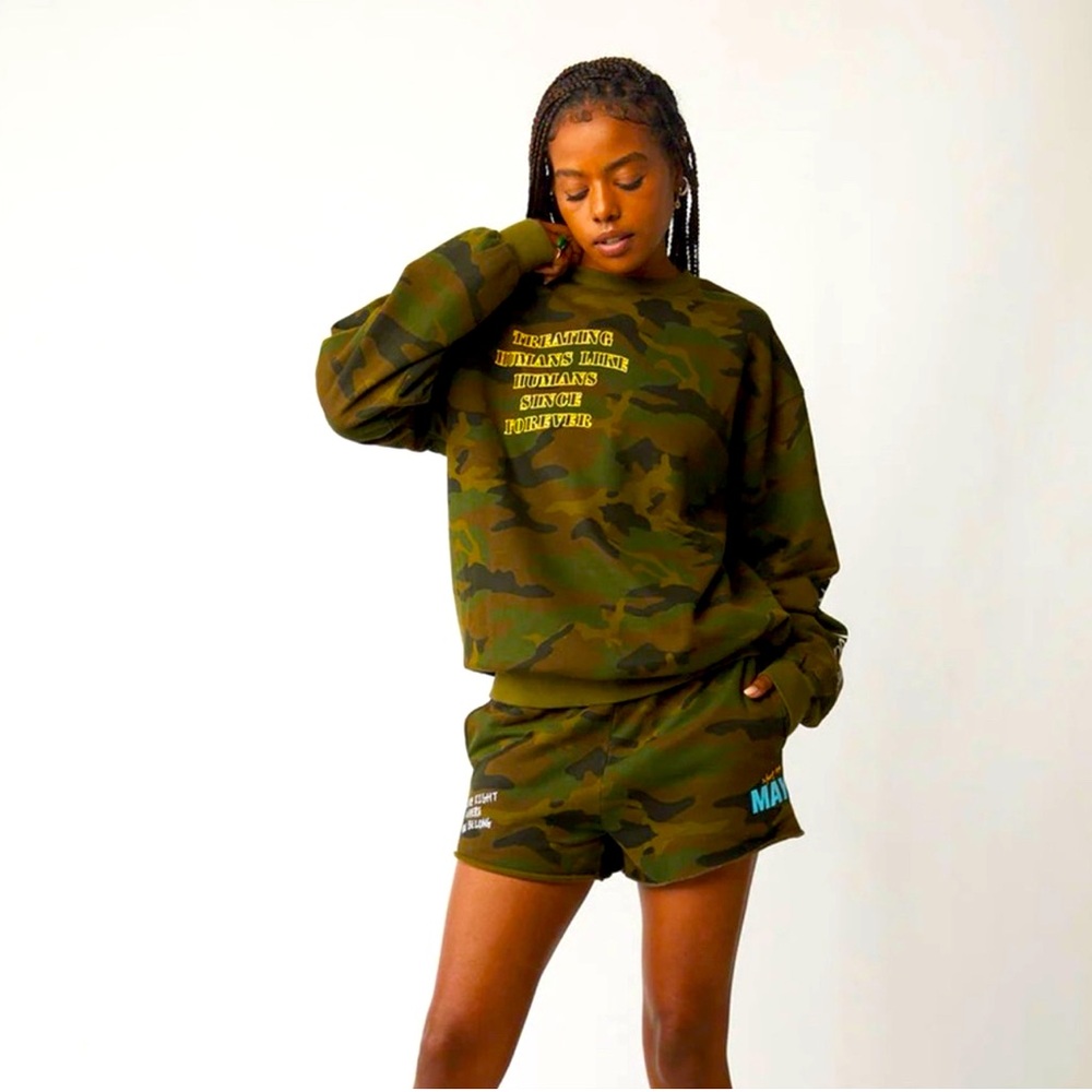 The Mayfair Group Camo Sweatshirt M L
